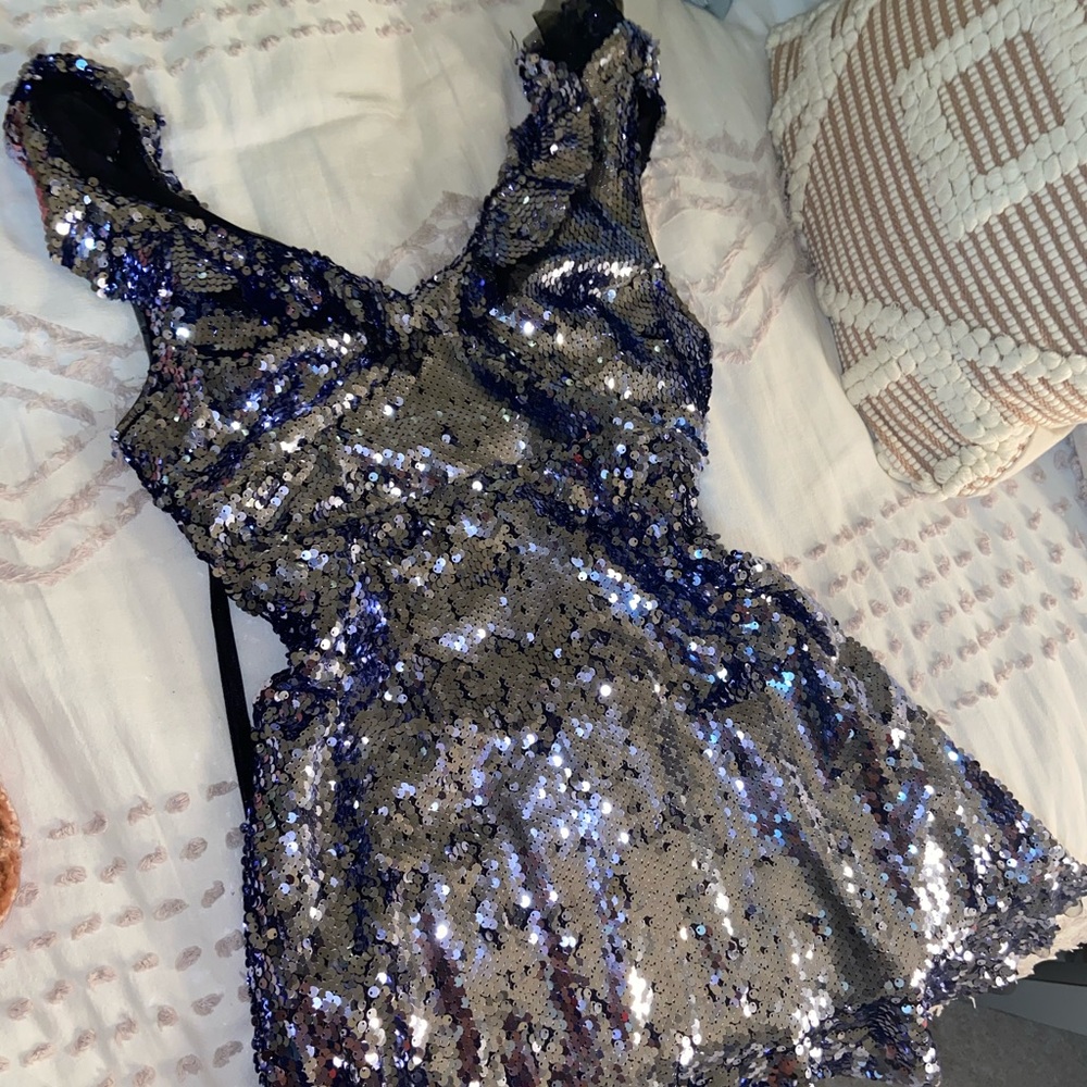 🦋🦋 Free People Sparkly Ruffle Dress w/ Vlvt belt